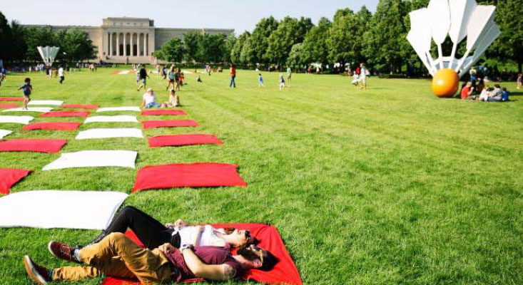 People on the lawn at the Nelson-Atkins Museum of Art